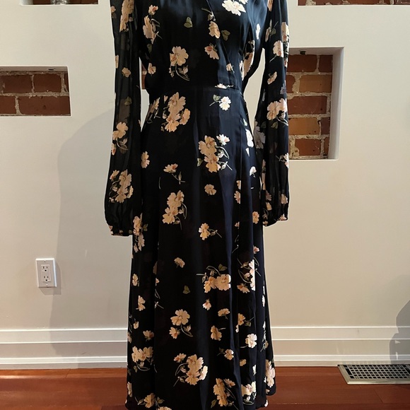Chelsea Wrap Dress- Reformation - Picture 7 of 9